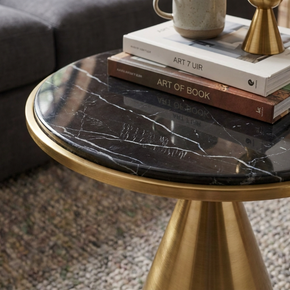 Table d'appoint en marbre noir et métal doré – Design conique moderne