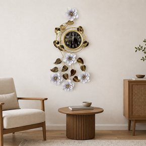 Horloge Murale en Fer avec Fleurs Dorées et Blanches