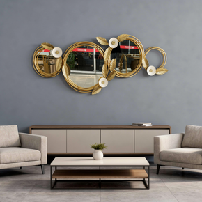 Miroir Mural Art Déco en Fer Doré et Fleurs Blanches - Décoration Intérieure Élégante
