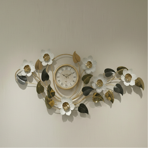 Horloge Murale en Fer avec Fleurs Blanches et Feuilles Dorées